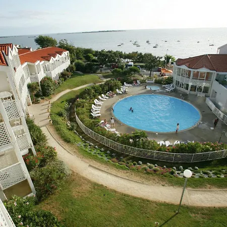 With A View On The Pool Or Near Boyard *