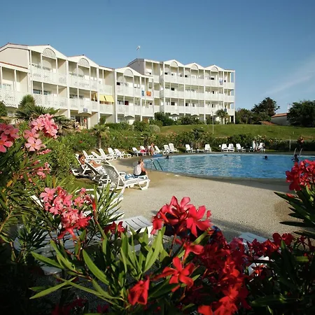 With A View On The Pool Or Near Boyard Fouras